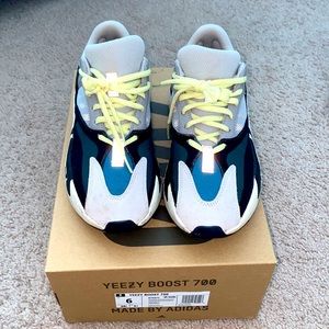 COPY - Yeezy Boost 700
